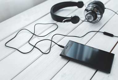 房卡必备教程“微信群牛牛房卡怎么买”房卡获取方式